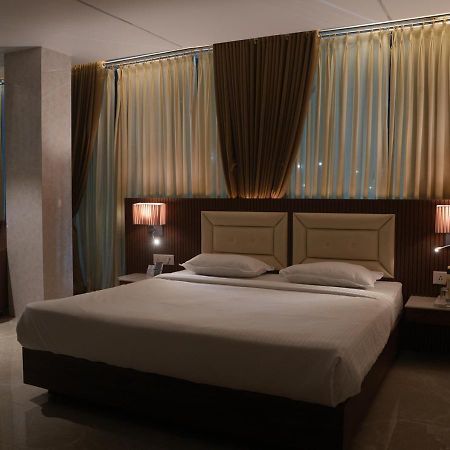 Hotel Jk Celebration Jabalpur Zewnętrze zdjęcie